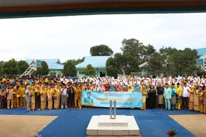 Dewi Ansar Hadiri Kegiatan RSUD RAT Goes To School di SMAN 1 Bintim & dan Resmikan Sanggar Busana di SMKN 1 Bintim