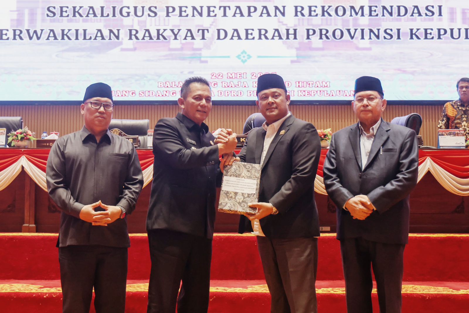 Rekomendasi LKPj 2024 Ditetapkan DPRD Kepri, Gubernur Ansar: Jadi Bekal Perbaikan Pembangunan