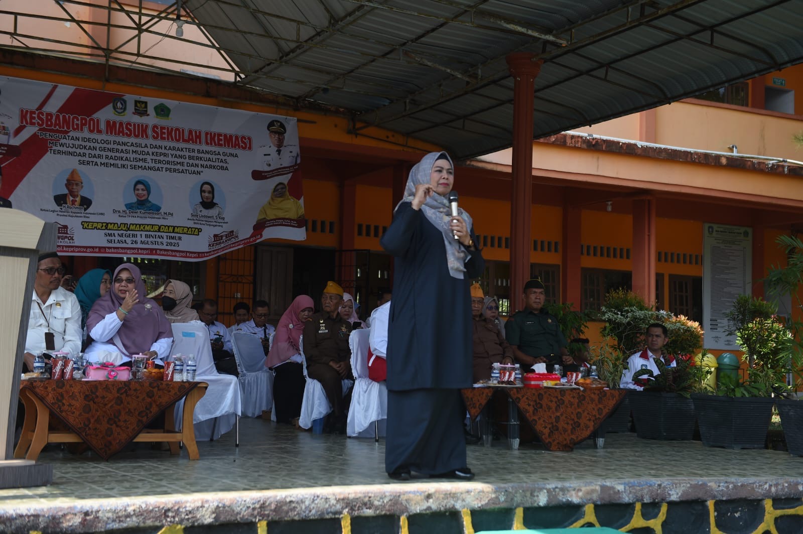 Dewi Ansar Jadi Narsum Kegiatan KEMAS, Ajak Pelajar SMAN 1 Bintim Jadi Garda Terdepan Penjaga Persatuan