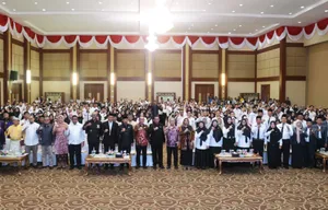 Gubernur Ansar Kukuhkan dan Lantik Pejabat Pendidikan di Kepri, serta Serahkan Tunjangan dan Kenaikan Gaji