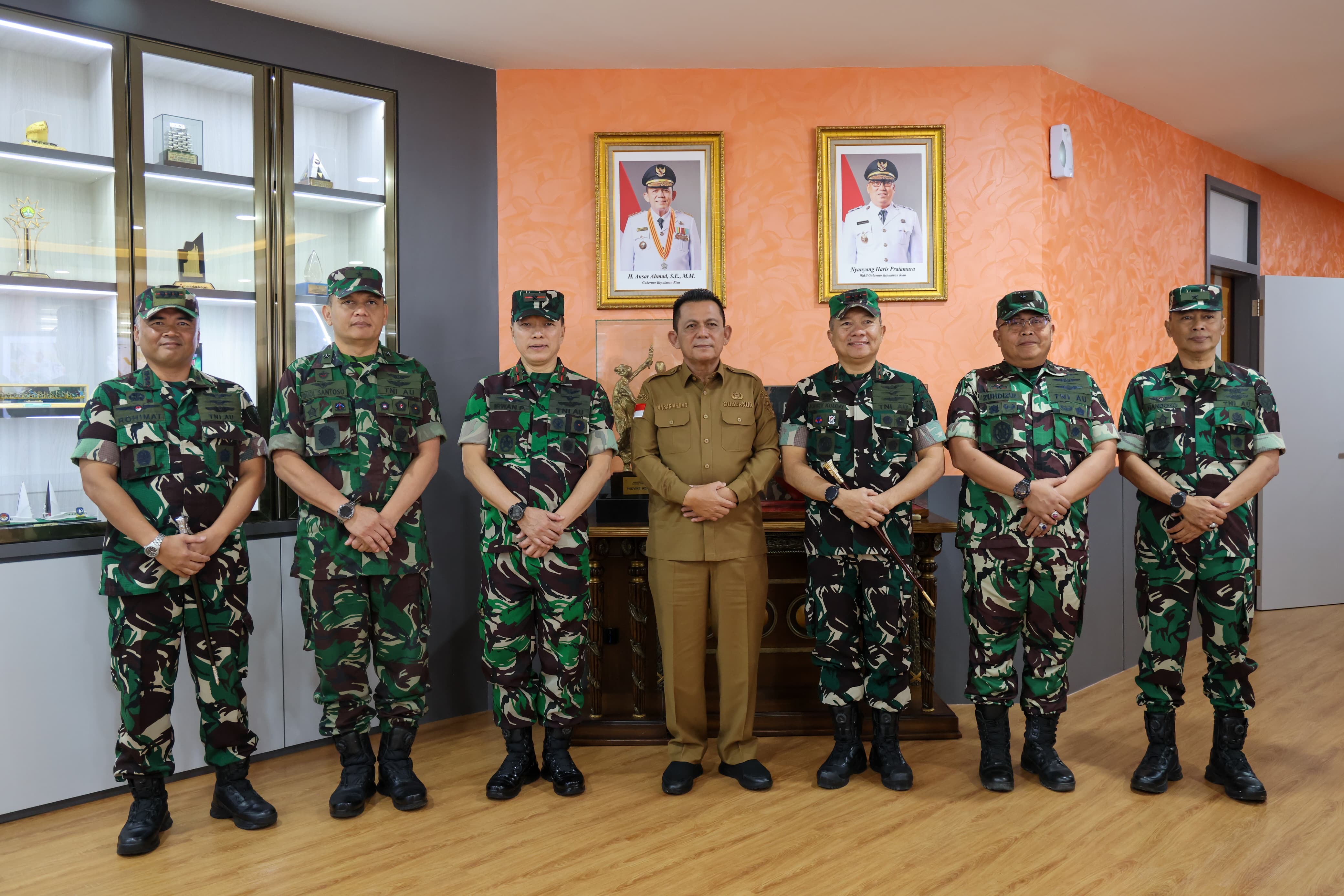 Gubernur Ansar Sambut SESKOAU: Ruang Udara Kepri Strategis untuk Kedaulatan