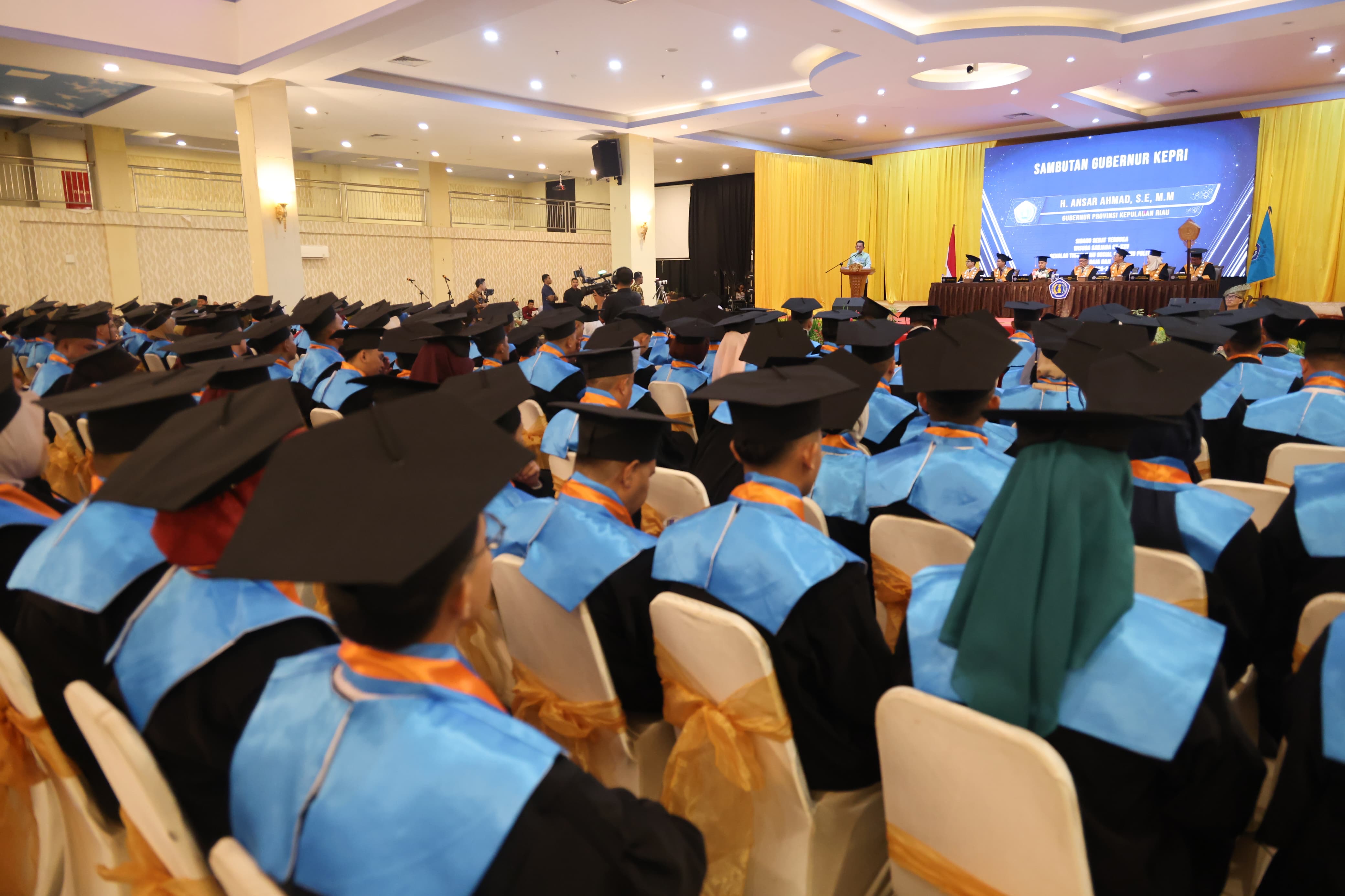 Hadiri Wisuda STISIPOL Raja Haji, Gubernur Ansar Tekankan Pentingnya SDM Adaptif
