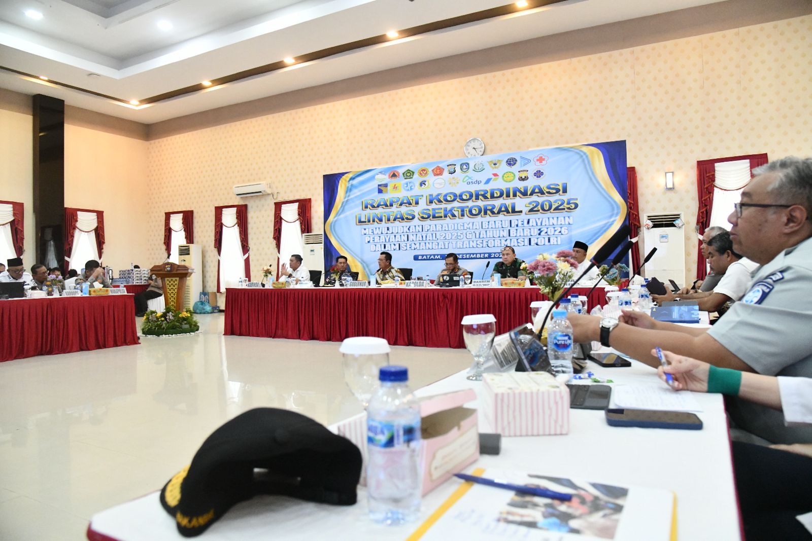 Gubernur Ansar Tekankan Penguatan Pengamanan dan Layanan Nataru pada Rakor Operasi Lilin Seligi 2025