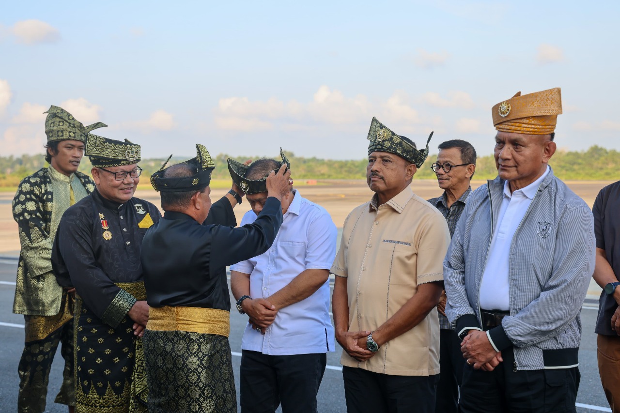 Gubernur Ansar Sambut Wamen Kemenko Polhukam RI Jelang Peluncuran Sisa Stockpile Bauksit di Kepri