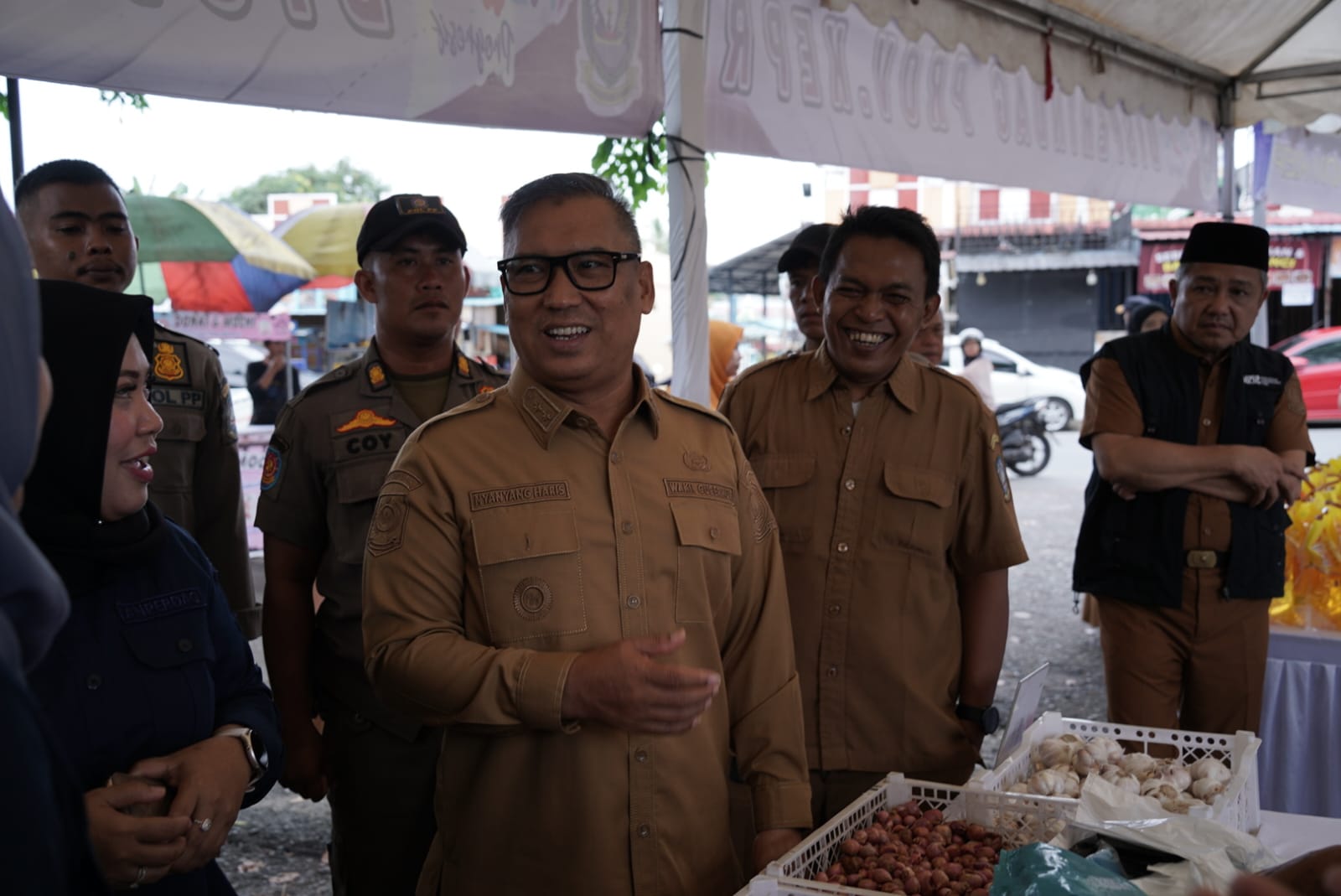 Wagub Nyanyang Buka Bazar Pangan Murah
Jaga Stabilitas Harga Bahan Pokok Jelang Nataru
