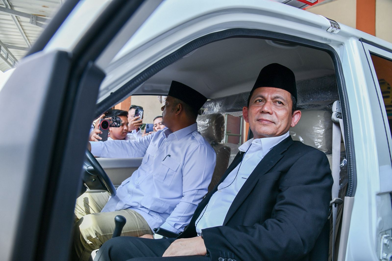 Ambulans untuk Bukit Raya Ganet: Wujud Sinergi Pemerintah, DPRD, dan Masyarakat