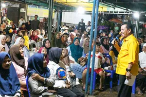 Masyarakat Kelong Antusias Menyambut Kunjungan Kerja Gubernur Ansar