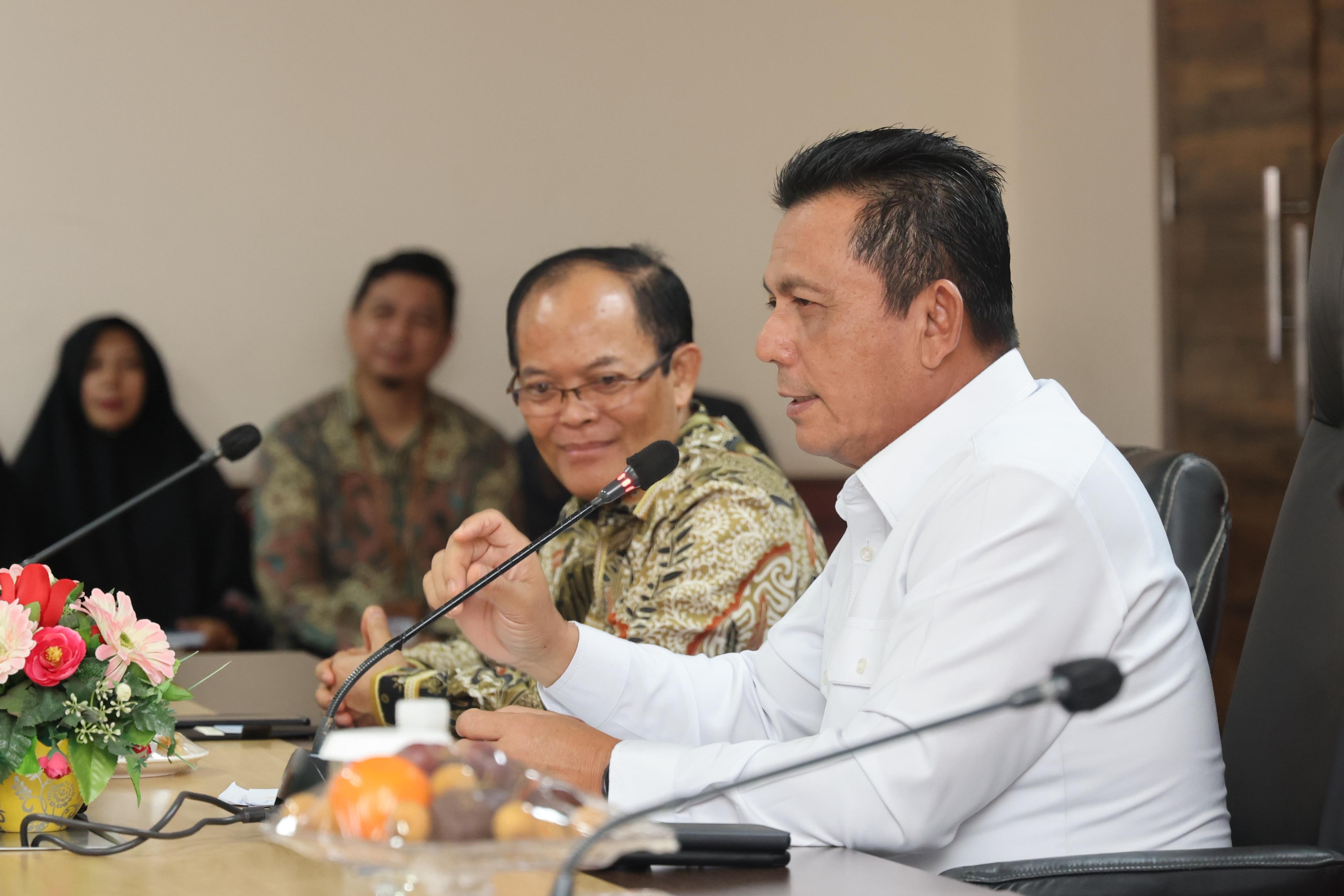 Gubernur Ansar Teken Nota Kesepakatan Penguatan Penggunaan Bahasa Indonesia di Kepri