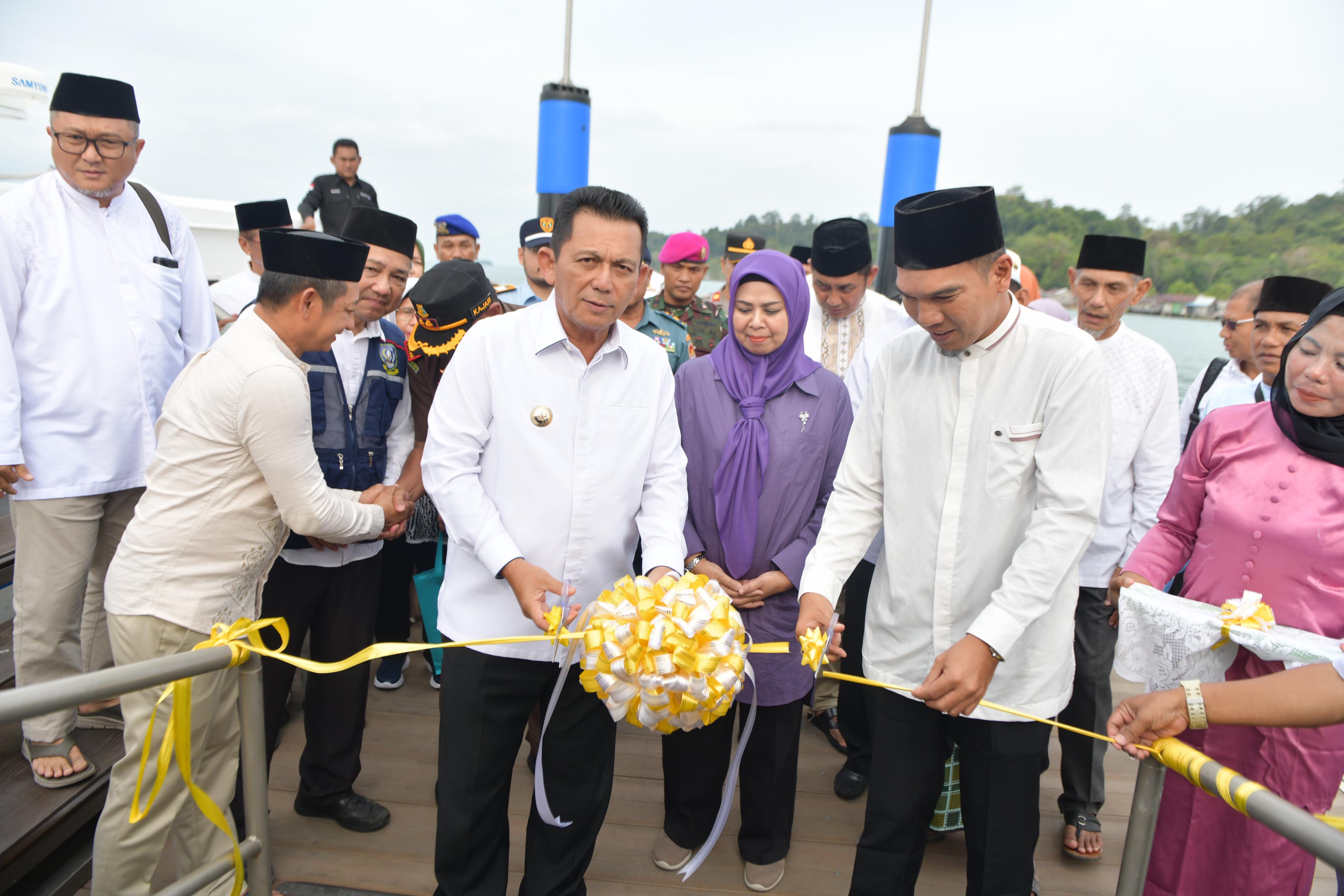 Gubernur Ansar Resmikan Dermaga Apung HDPE Pelabuhan Jagoh, Konektivitas Kepri Makin Kuat