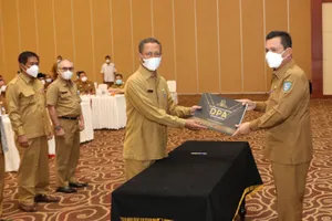 Serahkan DPA 2022 Kepada OPD, Gubernur Ansar Ingatkan Percepat Penyerapan Anggaran 