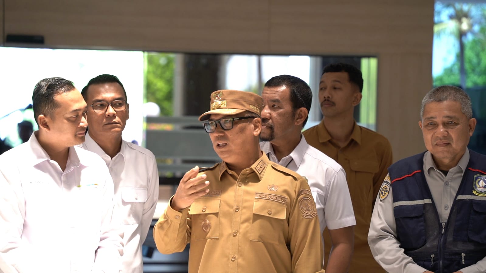 Pastikan Pelayanan Transportasi Optimal, Wagub Nyanyang Sidak Pelabuhan dan Bandara di Batam