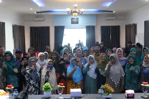 Keliling Bintan, Dewi Ansar Kunjungi Para Lansia dan Pra Lansia