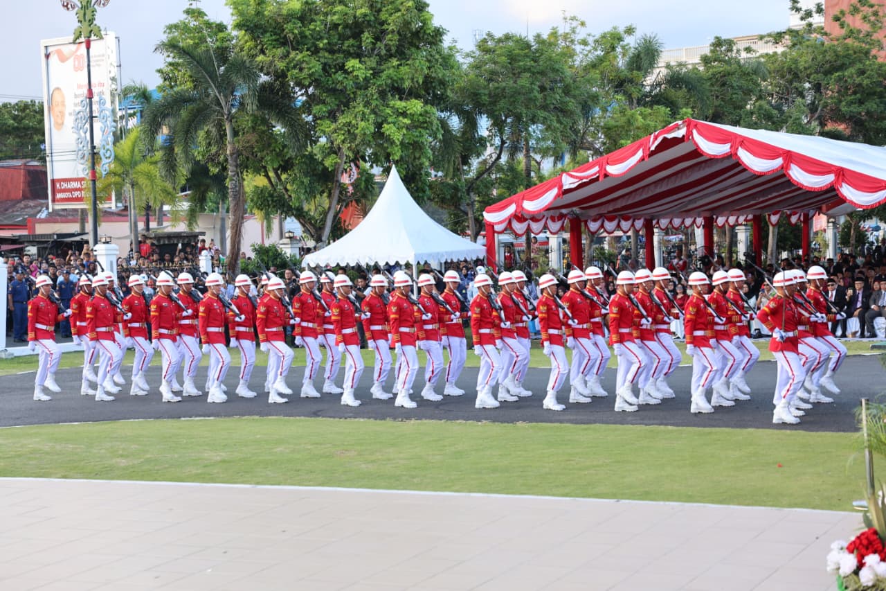 Khidmat dan Penuh Makna, Wagub Nyanyang Pimpin Upacara Penurunan Bendera HUT ke-80 RI di Kepri