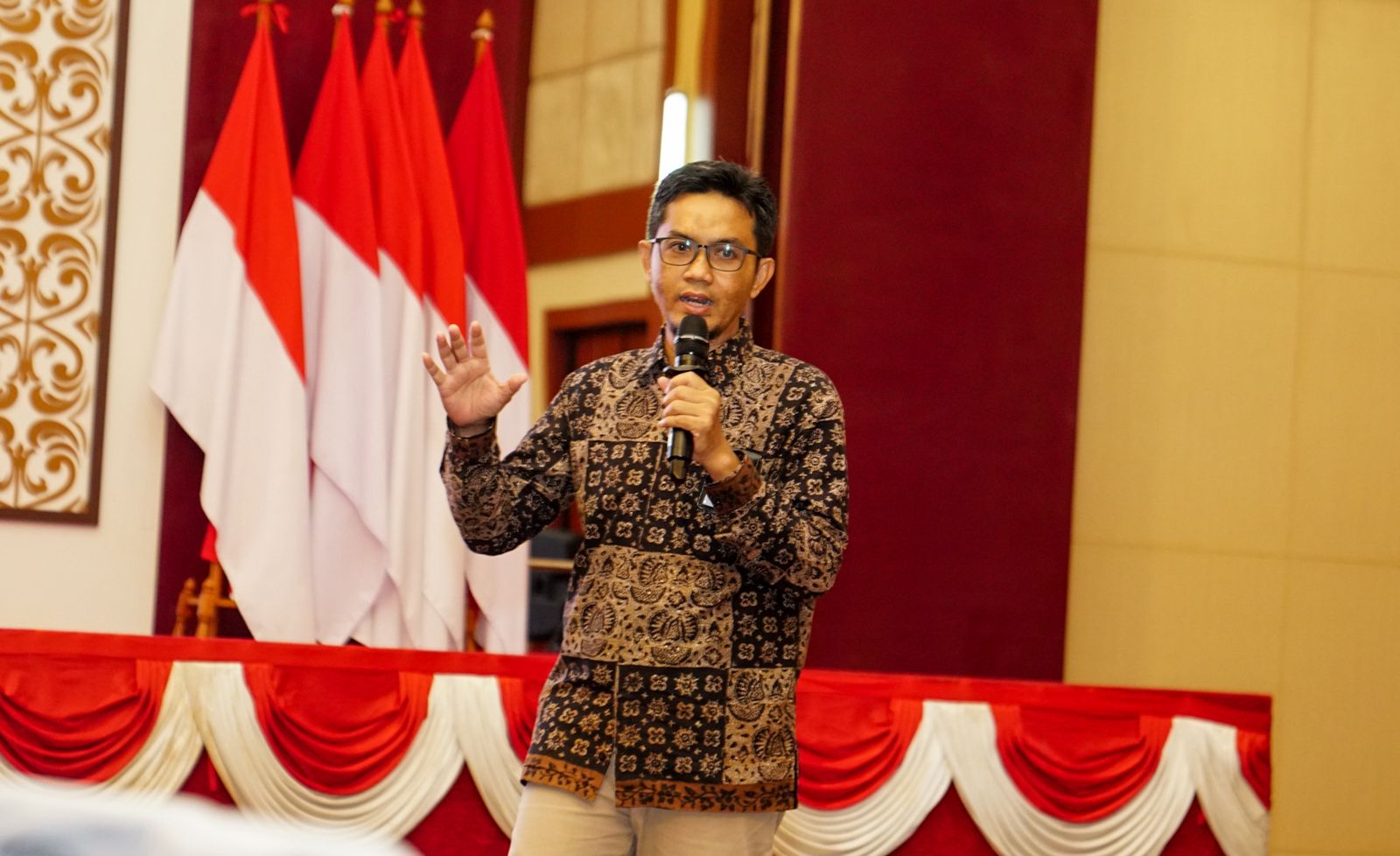 Pj Sekda Luki Buka Rapat Asistensi Pemahaman Perhitungan PPh 21