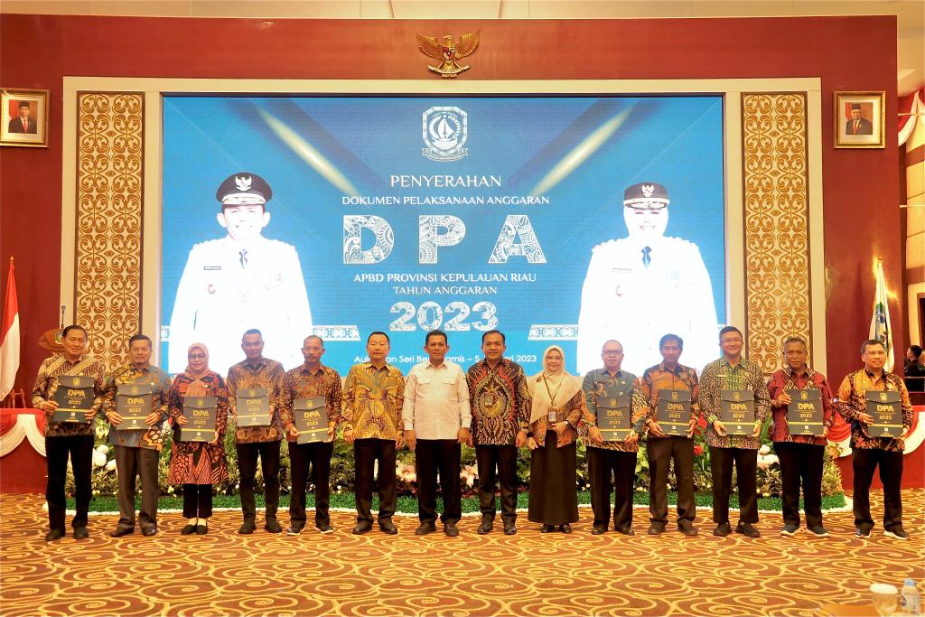 Gubernur Ansar Serahkan DPA ke SKPD se Kepri,  Instruksikan Segera Jalankan APBD 2023