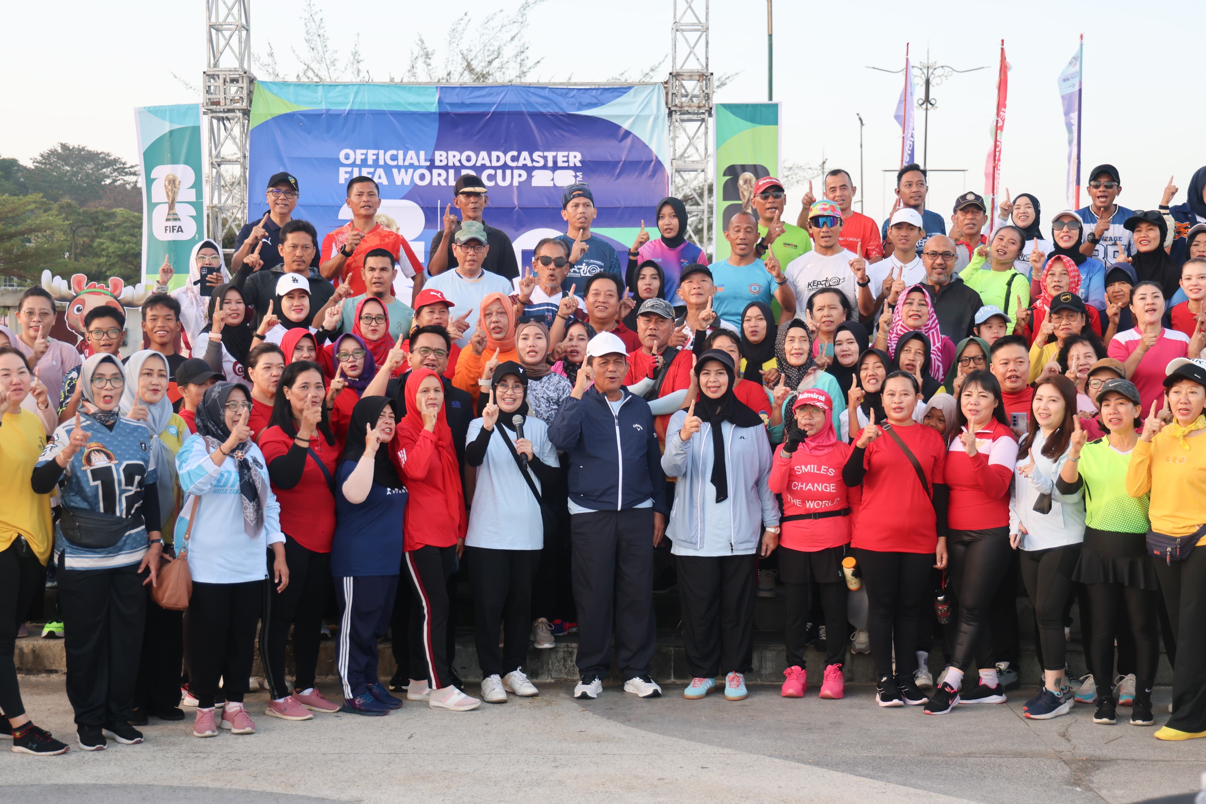Gubernur Ansar Pimpin Langsung Penyambutan Kick Off Piala Dunia FIFA 2026 bersama TVRI Kepri di Halaman Tugu Sirih Tanjungpinang
