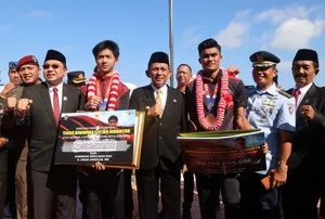 Gubernur Ansar Beri Bonus Atlit Peraih Medali Seagames 2023 Asal Kepri di Sela Upacara Harkitnas ke-115