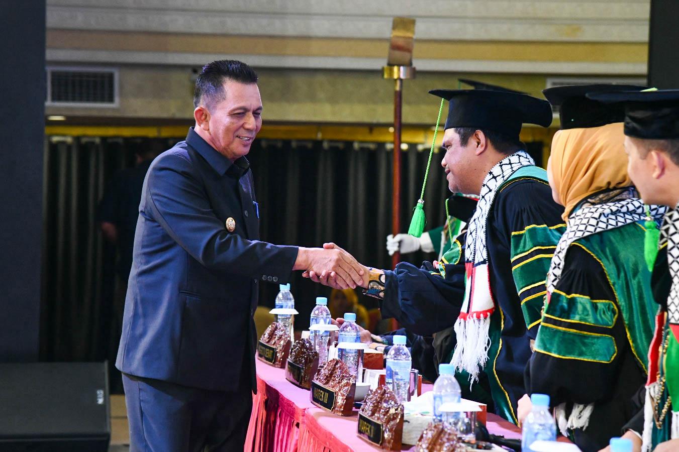 Gubernur Ansar Ajak Wisudawan UIS Terus Tingkatkan Kemampuan Diri