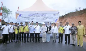 Tinjau Realisasi Inpres, Suharso Monoarfa Didampingi Ansar Turun ke Jalan Lintas Barat Lanjutan