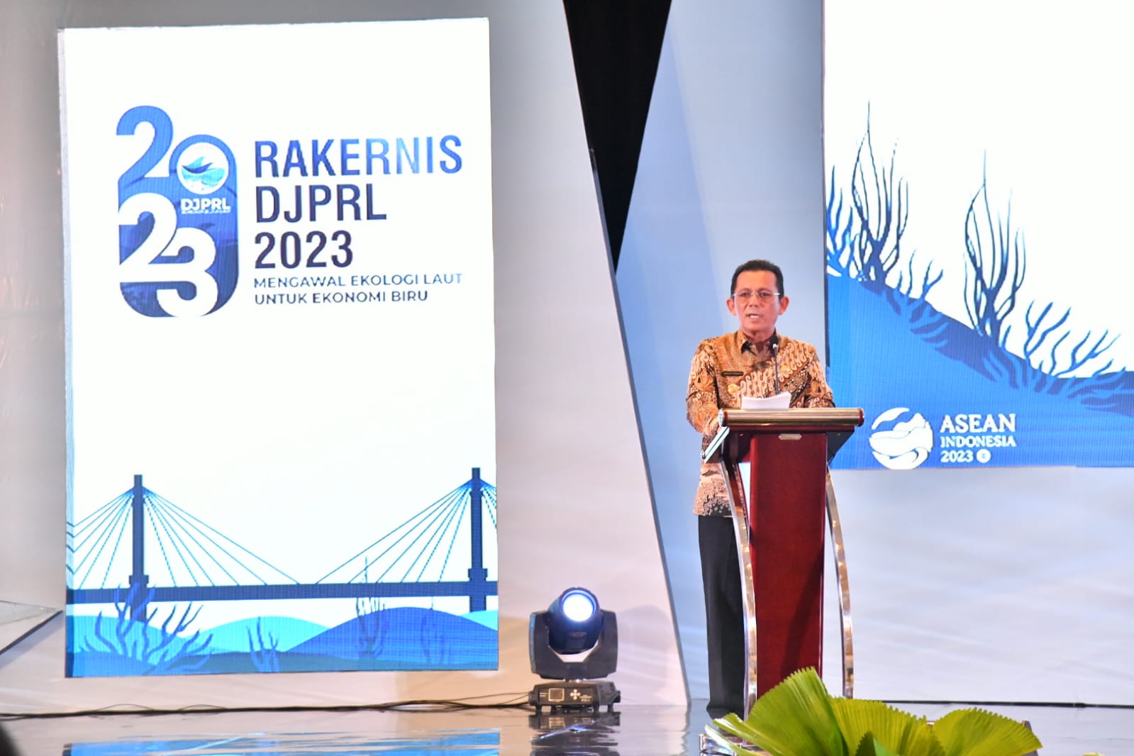 Gubernur Ansar Hadiri Raker Teknis Bersama Menteri Kelautan dan Perikanan RI