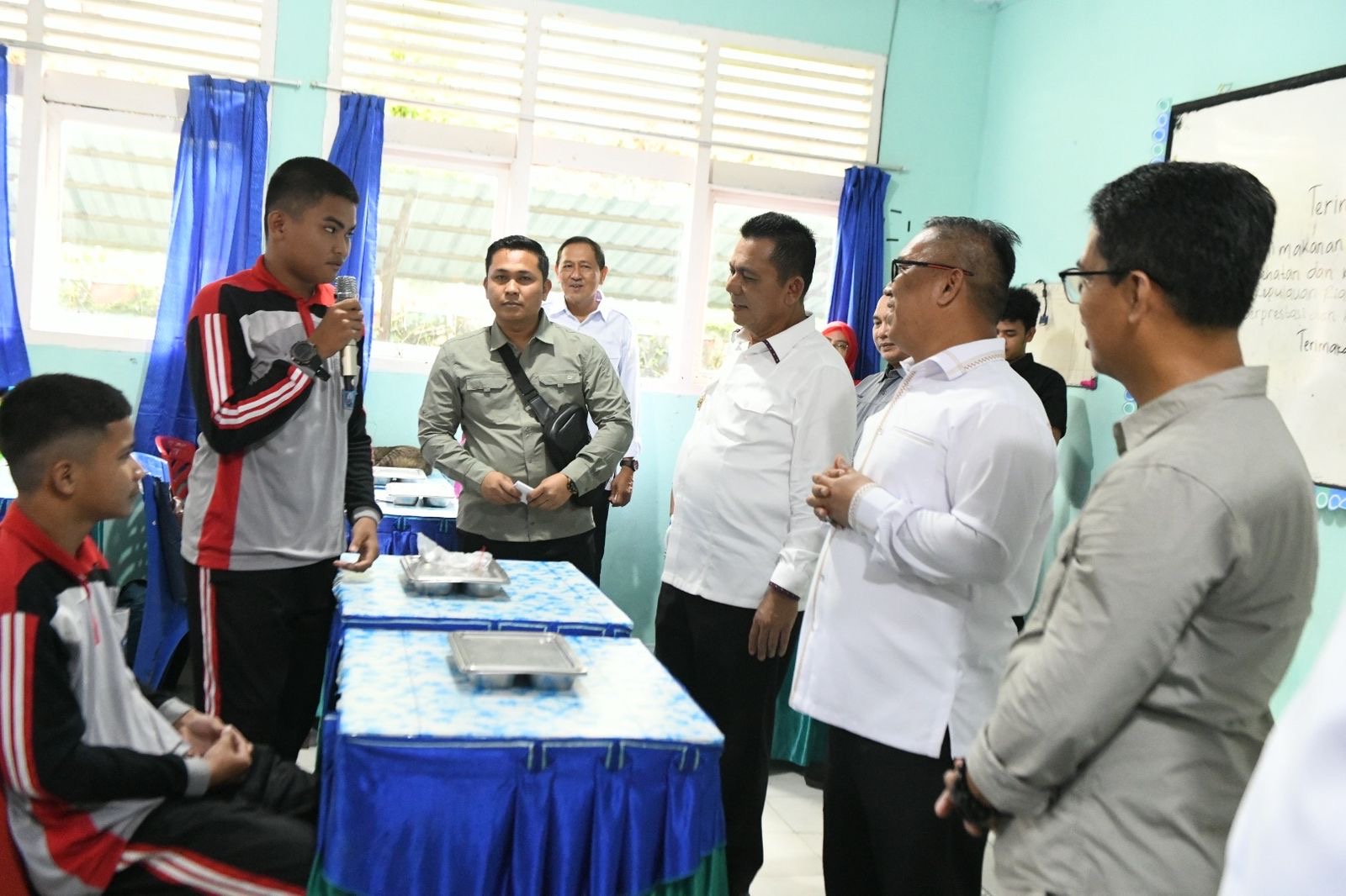 Gubernur Ansar dan Wagub Nyanyang Tinjau Program Makan Bergizi Gratis di Karimun