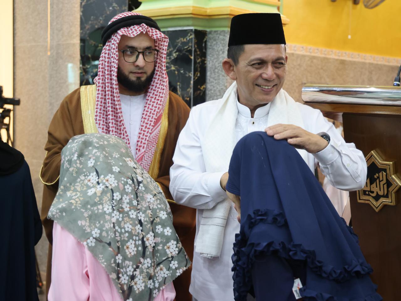 Gubernur Ansar Jadi Khatib Idul Fitri 1444 H, Ajak Jamaah Tingkatkan Bakti Kepada Orangtua