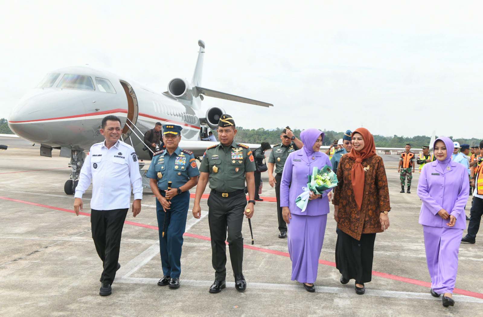 Panglima TNI Tiba di Kepri, Disambut Langsung Gubernur Ansar