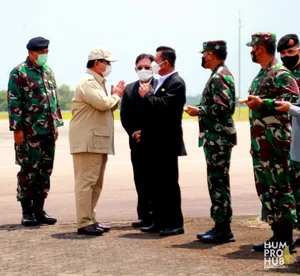 Gubernur Ansar Dampingi Menhan Prabowo Resmikan 2 Unit KRI