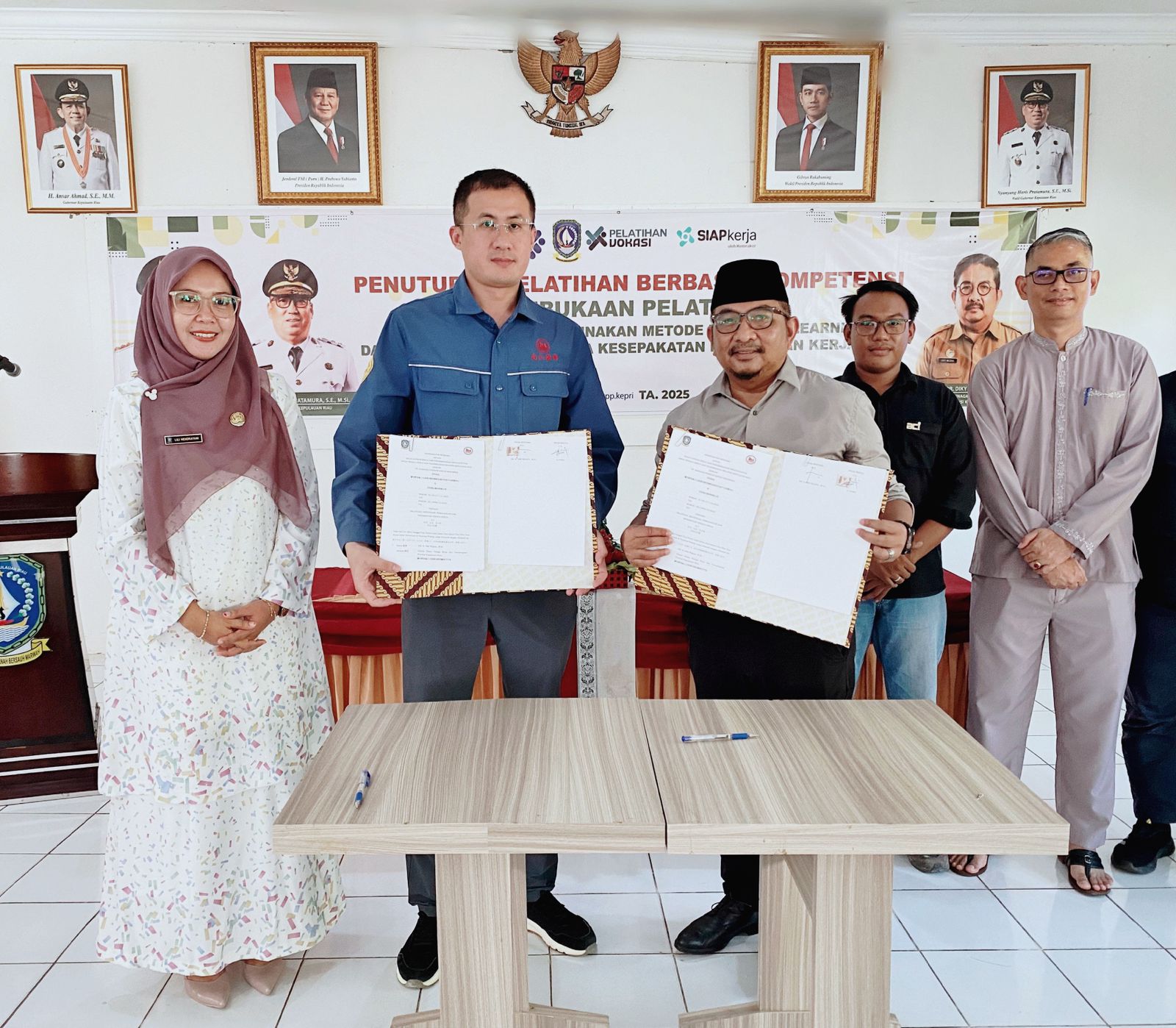 Disnakertrans Kepri Terapkan Blended Learning dan Teken Kerja Sama dengan Dua Perusahaan Industri Strategis