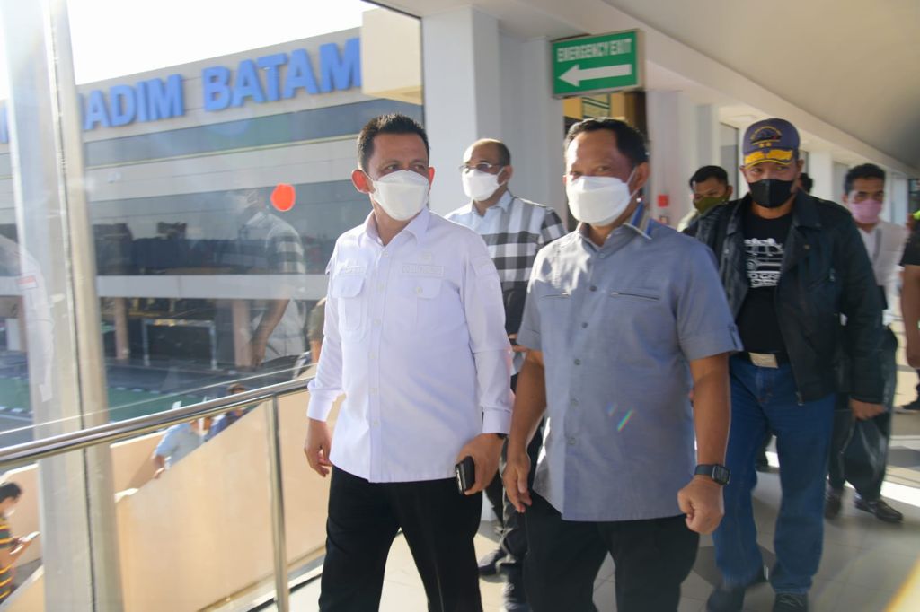 Bertolak ke Jakarta Tito Ingatkan Kepri Beri Kemudahan Berinvestasi
