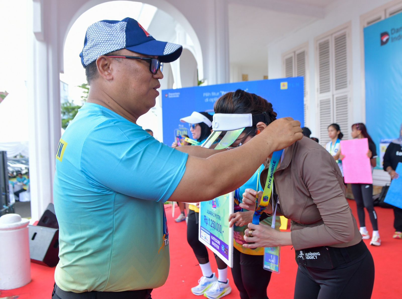 Ribuan Peserta Meriahkan PLN Mobile Fun Run 2025, Gubernur Ansar Lepas Start dari Tugu Sirih