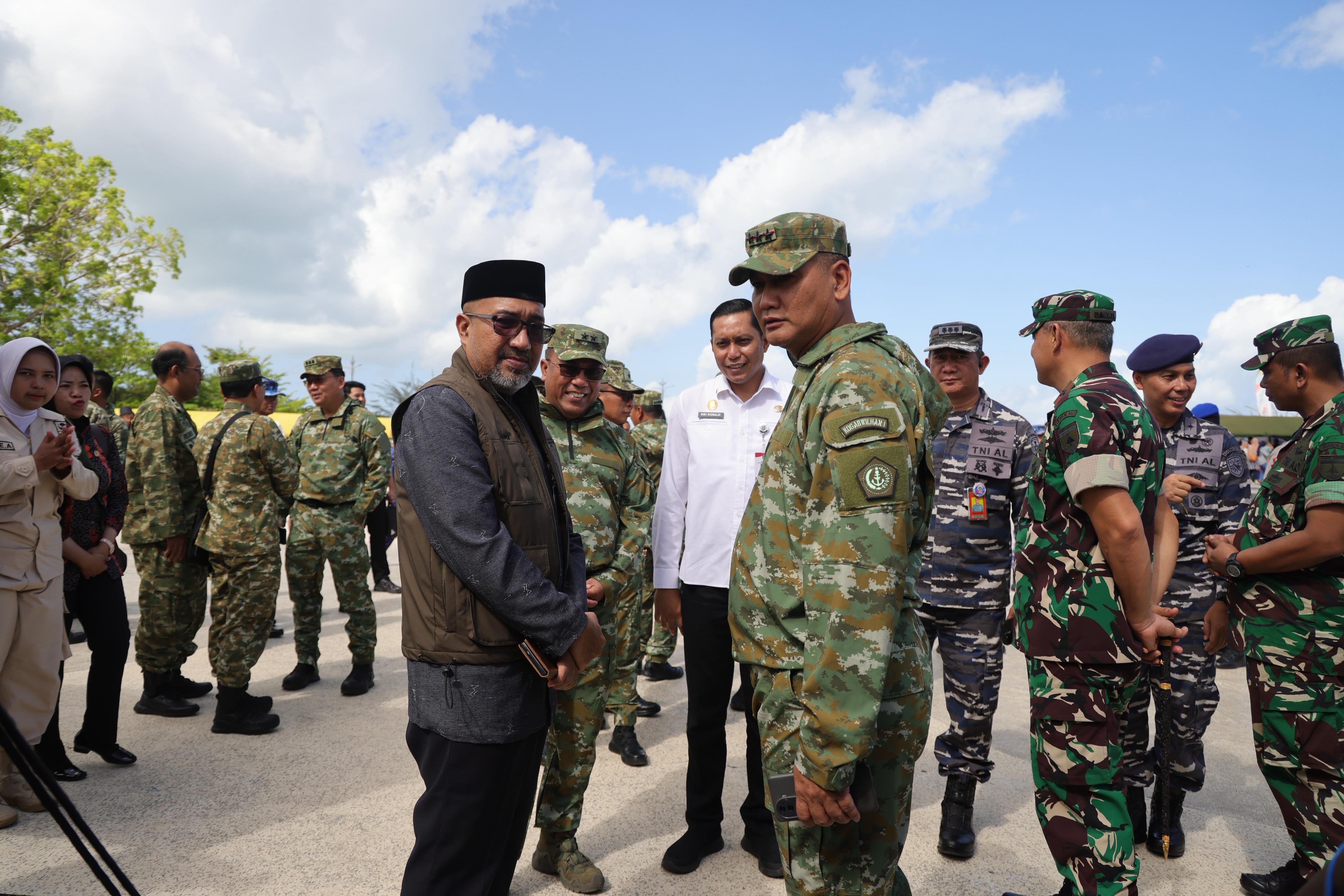 Pj. Sekda Kepri Luki Zaiman Hadiri Bazar Ramadan Kogabwilhan I di Tugu Sirih