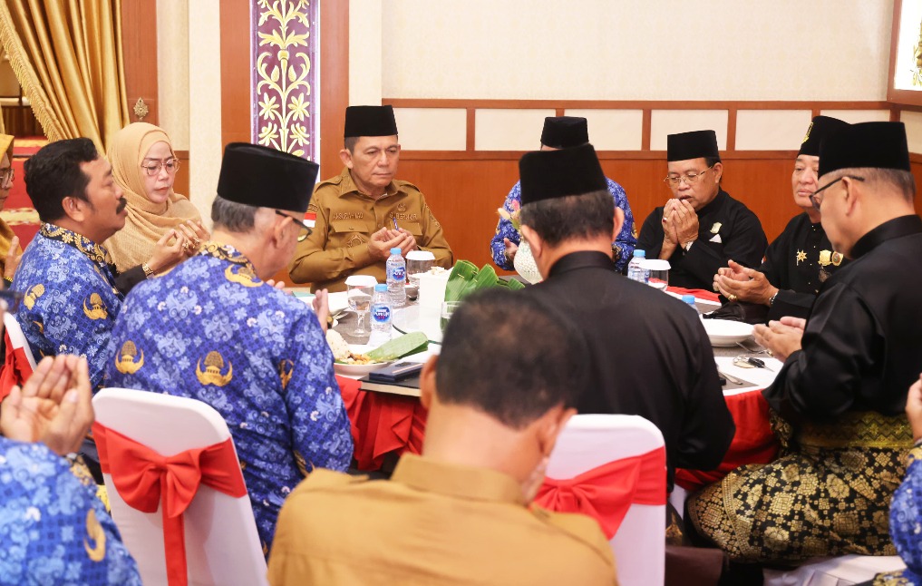 Gubernur Ansar Ahmad Bersilaturahmi dengan Ketua LAM Kepri, Bahas Prosesi Penyambutan Sepulang Pelantikan