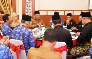 Gubernur Ansar Ahmad Bersilaturahmi dengan Ketua LAM Kepri, Bahas Prosesi Penyambutan Sepulang Pelantikan