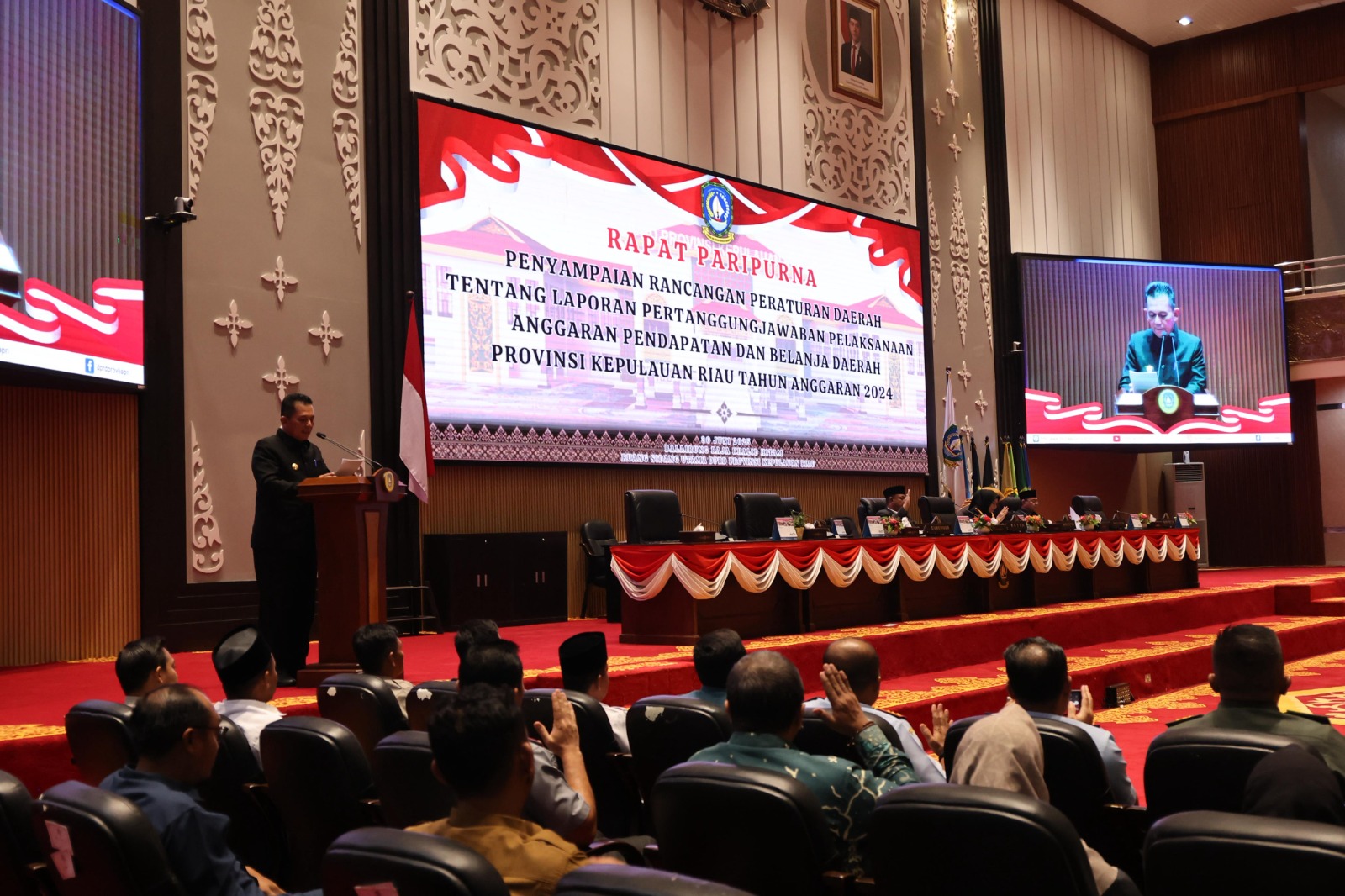 Pemprov Kepri Tuntaskan APBD 2024 dengan Capaian Positif, Gubernur Ansar Serahkan Ranperda LPJ ke DPRD