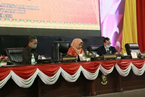 Fraksi-Fraksi DPRD Kepri Setujui Ranperda APBD 2022 Jadi Perda