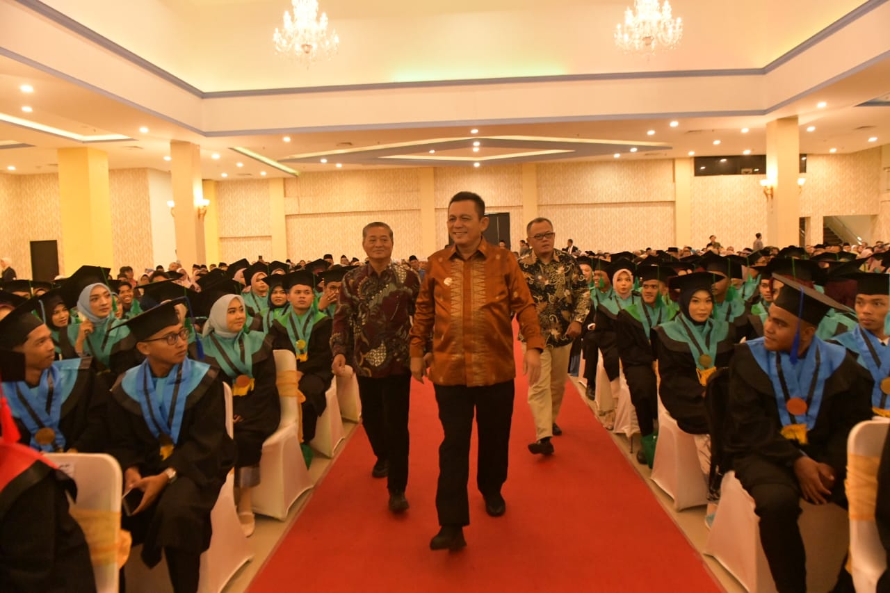 Gubernur Ansar Tegaskan SDM Adaptif sebagai Kunci di Era Society 5.0 pada Wisuda STAIN SAR Kepri