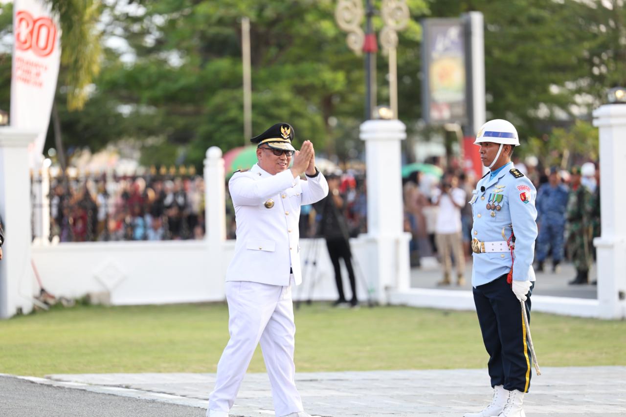 Khidmat dan Penuh Makna, Wagub Nyanyang Pimpin Upacara Penurunan Bendera HUT ke-80 RI di Kepri
