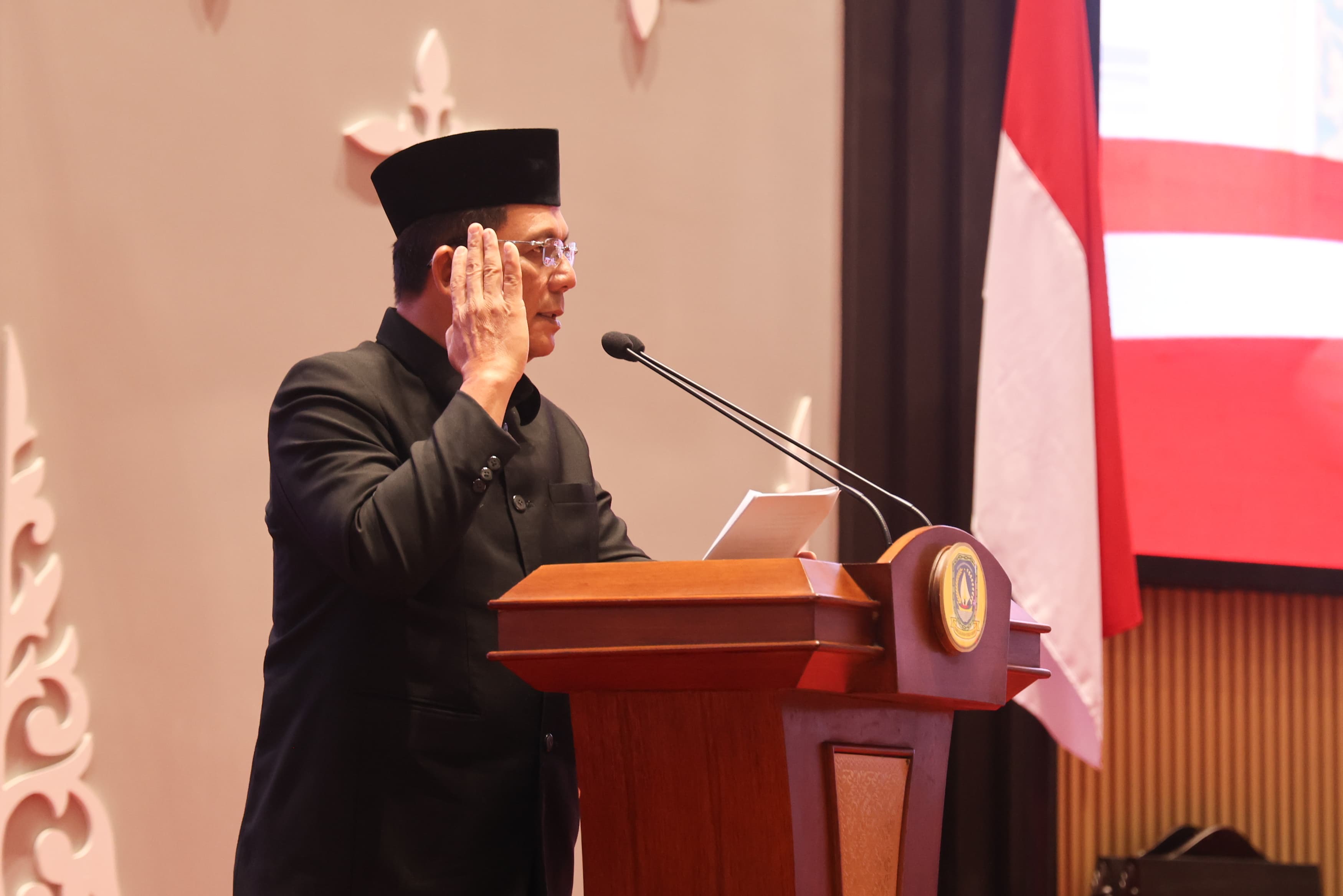 Gubernur Ansar Sampaikan Nota Keuangan Perubahan APBD Kepri 2025 di DPRD