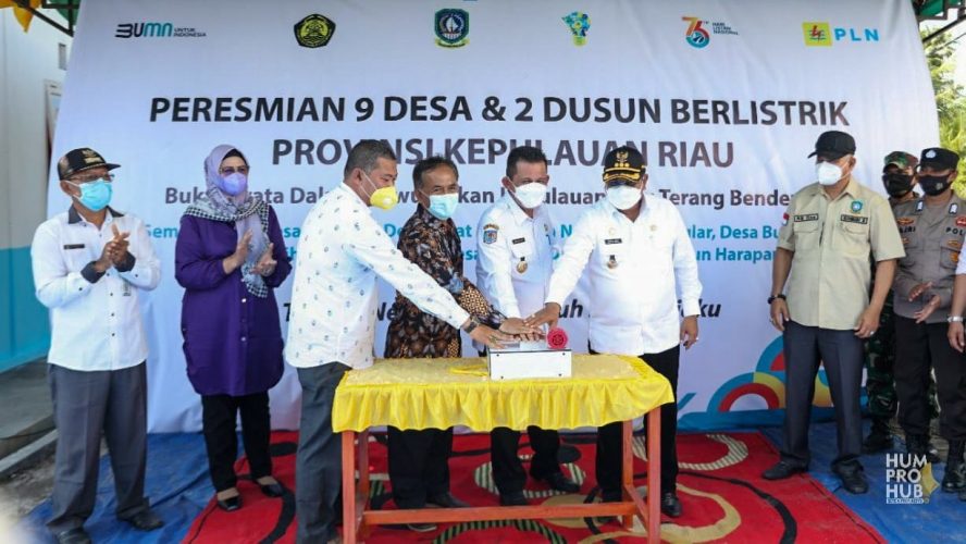 Sempena HLN ke-76, Gubernur  Resmikan Program Desa Berlistrik PLN
