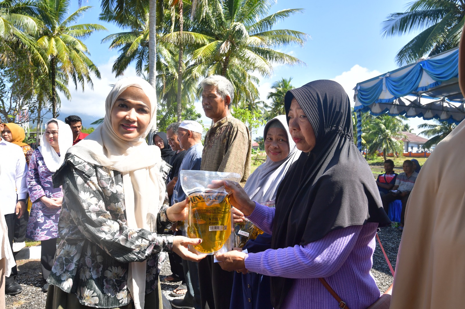 Pemprov Kepri Salurkan Bantuan Pangan untuk 7.321 Warga Natuna, Ansar Tekankan Stop Boros Pangan