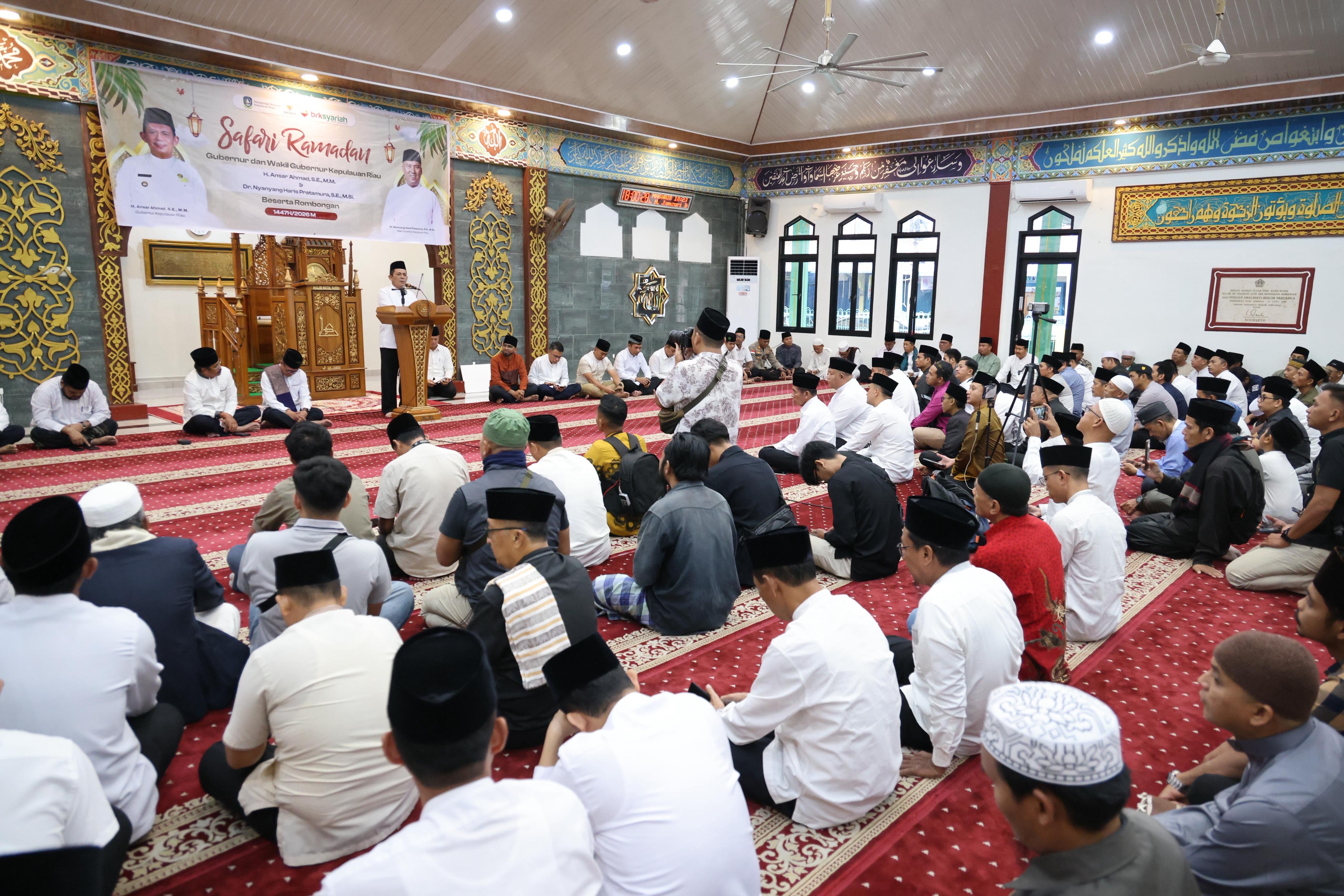 Gubernur Ansar dan Wagub Nyanyang Safari Ramadan di Karimun, Sampaikan Program Strategis Pemprov Kepri