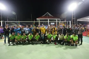 Gubernur Ansar Tutup Turnamen Bola Voli Masyarakat Tajur Biru