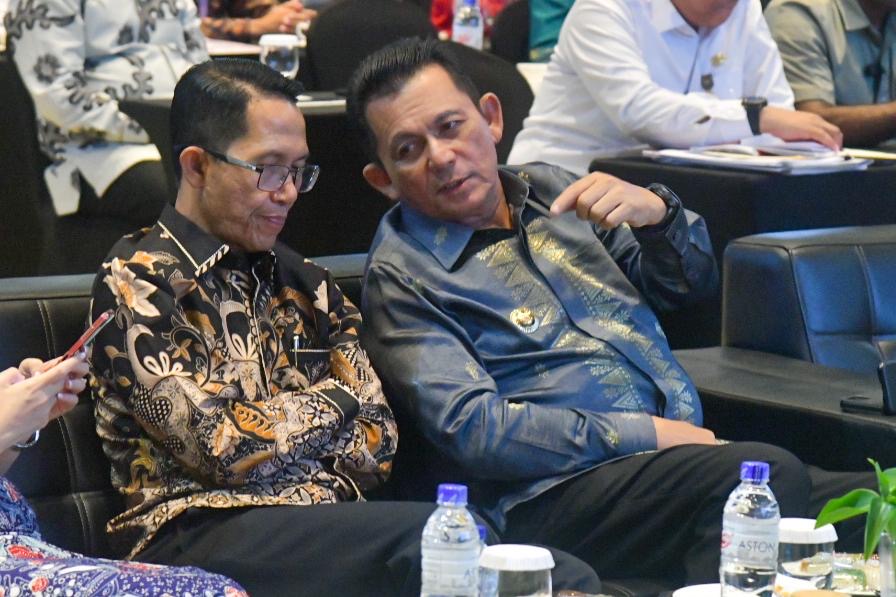 Gubernur Ansar Dampingi Mendagri Tutup Rakernas APKASI, Daerah Didorong Lebih Mandiri
