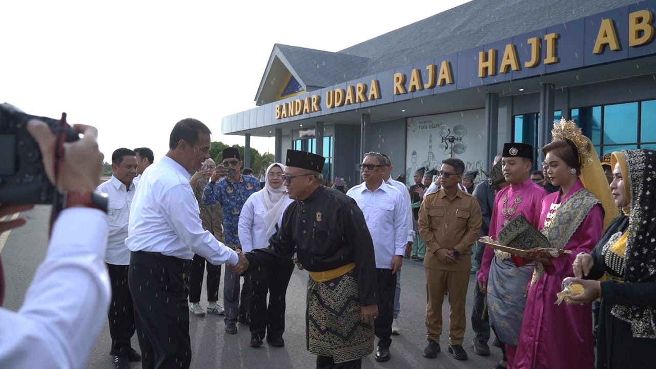 Wagub Nyanyang Dampingi Mentan Amran Sidak Hasil Penegahan Kanwil BC Tanjungbalai Karimun