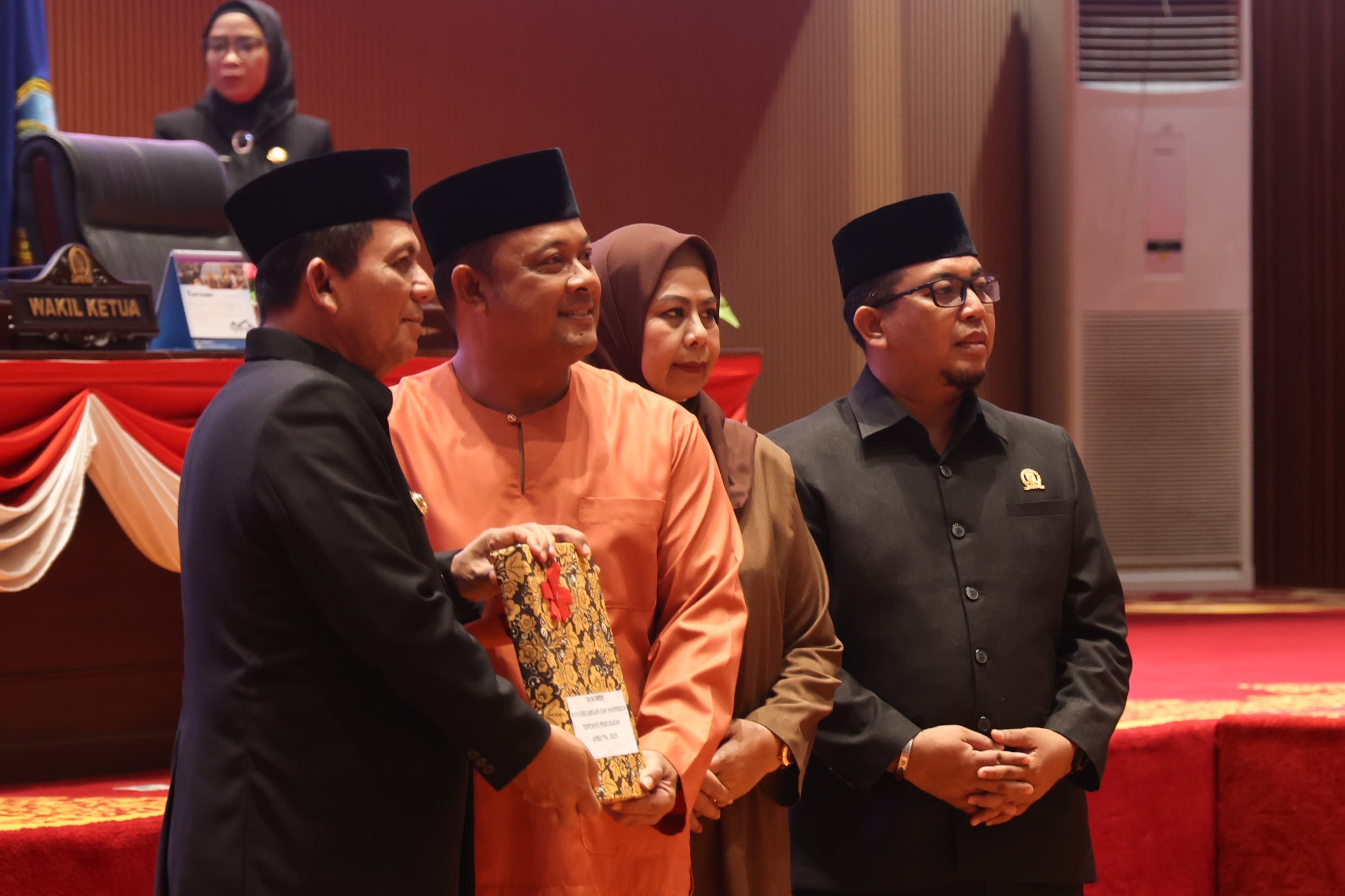 Gubernur Ansar Sampaikan Nota Keuangan Perubahan APBD Kepri 2025 di DPRD