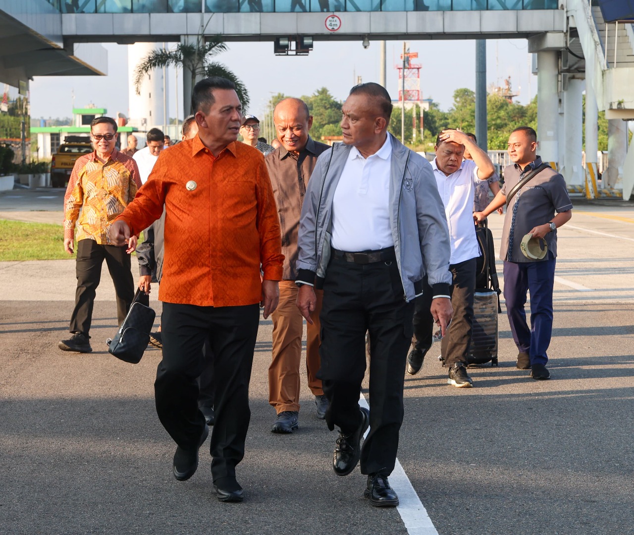 Gubernur Ansar Sambut Wamen Kemenko Polhukam RI Jelang Peluncuran Sisa Stockpile Bauksit di Kepri