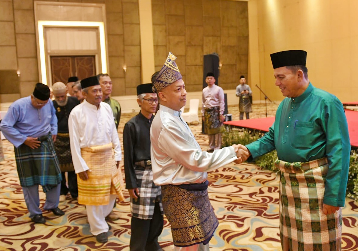 Gubernur Ansar Halalbihalal Dengan Masyarakat Kepri Se-Jawa Barat di Bandung