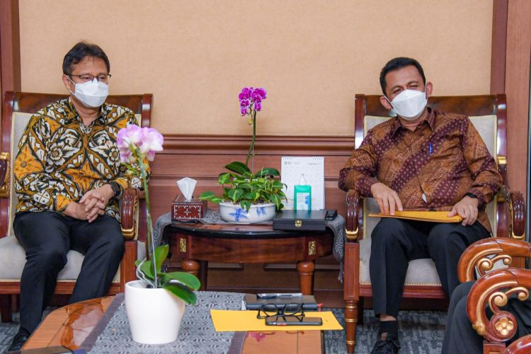 Tuntaskan Vaksinasi 100%, Gubernur dan FKPD Temui Menkes Minta Tambahan Vaksin