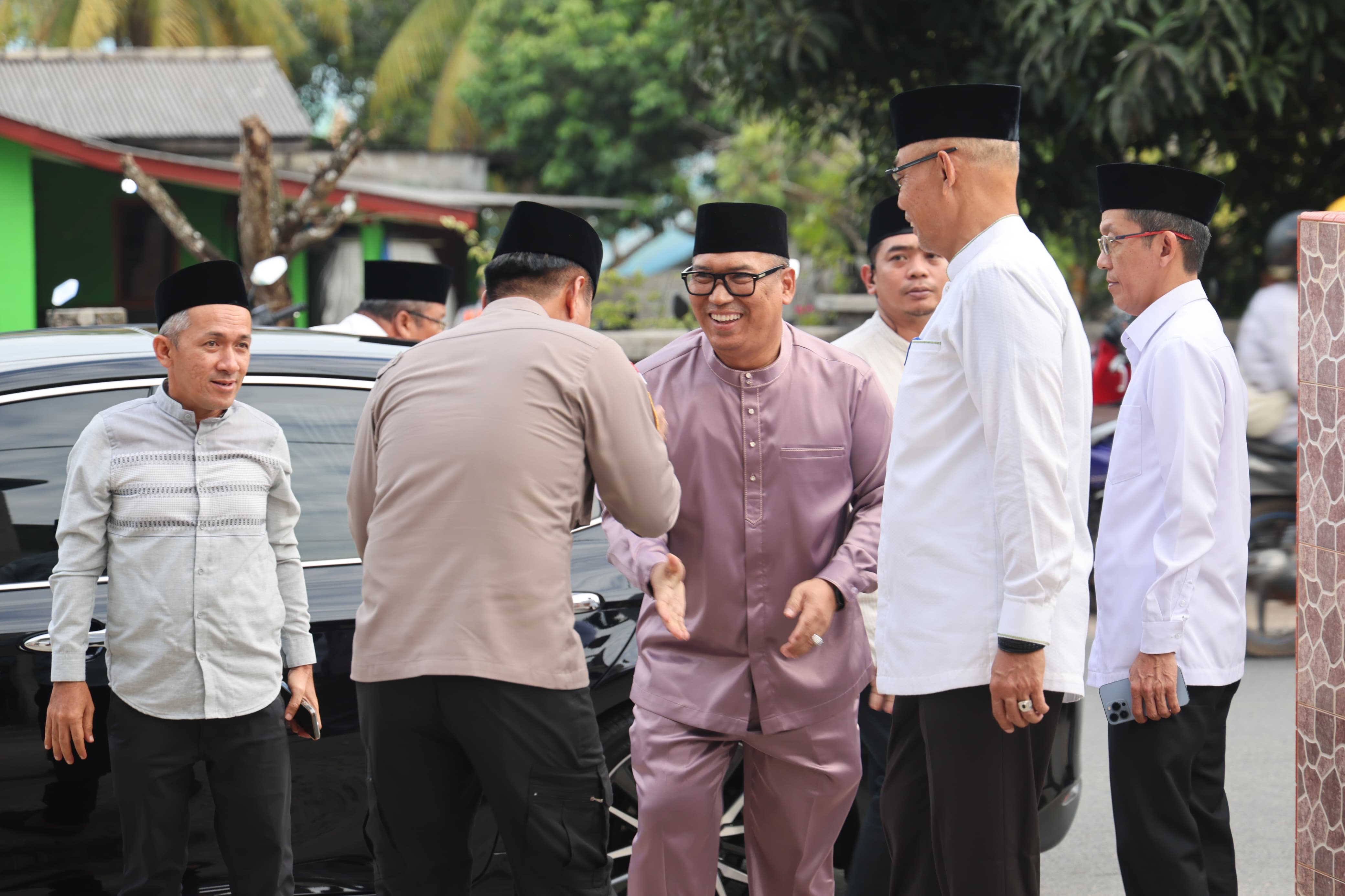 Safari Ramadan di Bintan, Wagub Nyanyang Salurkan Zakat dan Bantuan Rumah Ibadah Sebesar Rp200 Juta